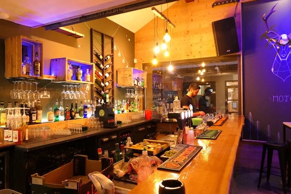 La Mojo bar proche aiglon 73