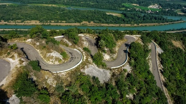 Grand Colombier à vélo proche de l'oasis du Sierroz