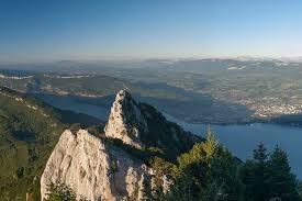 La Dent du Chat autour de l'oasis du Sierroz