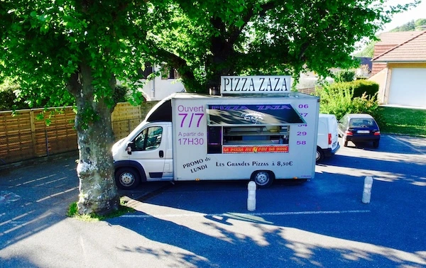 Camion pizza Zaza autour de l'oasis du Sierroz