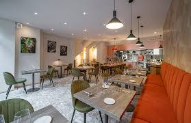 La table Floralie proche de l'oasis du Sierroz